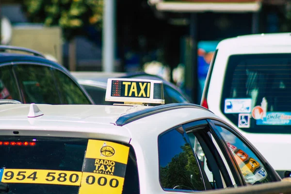스페인 세비야 2021 택시가 스페인 안달루시아 지역의 상징적 수도인 세비야의 — 스톡 사진