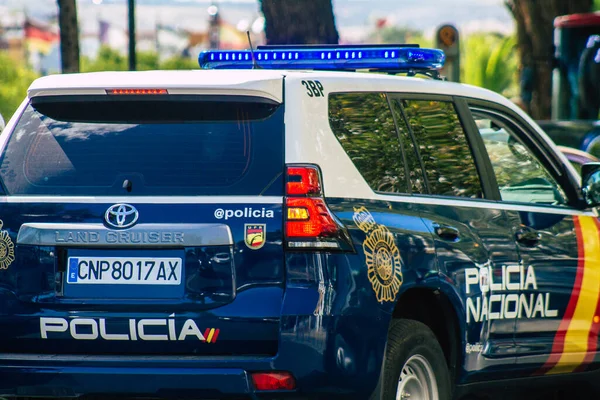 セビリアスペイン2021年7月6日スペイン南部の象徴的な都市とアンダルシア地方の首都セビリアの街をパトロールする警察の車 — ストック写真