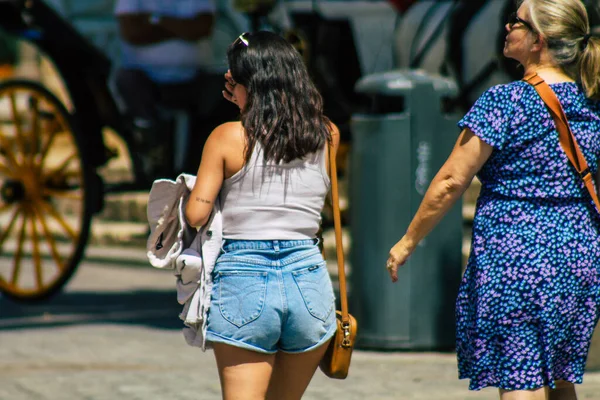 Sevilla España Julio 2021 Los Peatones Que Caminan Por Las — Foto de Stock