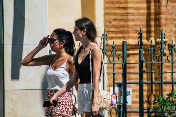 Sevilla España Julio 2021 Los Peatones Que Caminan Por Las —  Fotos de Stock