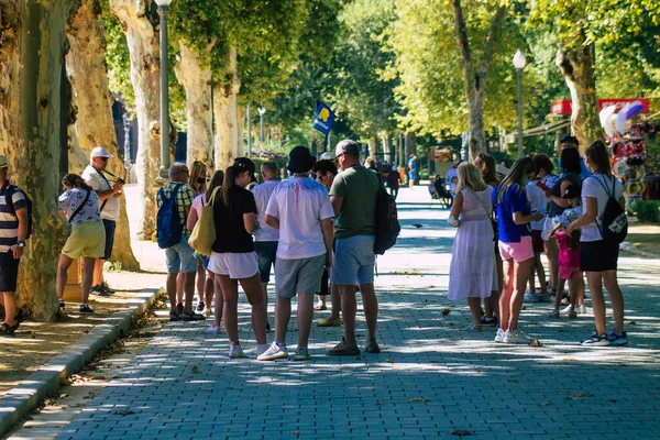 Sewilla Hiszpania Lipca 2021 Turyści Odwiedzający Park Marii Luisy Pierwszy — Zdjęcie stockowe