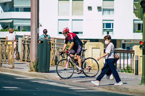 Севилья Испания Июля 2021 Года Люди Катаются Велосипеде Улицам Севильи — стоковое фото