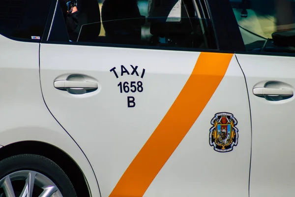 Seville Spain July 2021 Taxi Driving Streets Seville Emblematic City — Stock Photo, Image