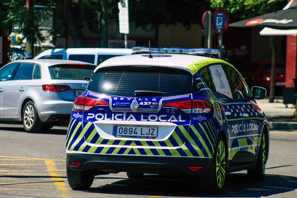 セビリアスペイン2021年7月9日スペイン南部の象徴的な都市とアンダルシア地方の首都セビリアの街で地元警察のパトロール — ストック写真