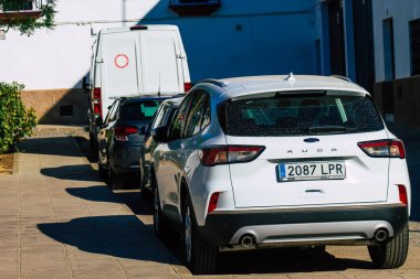 Carmona İspanya 14 Temmuz 2021 Carmona, İspanya 'nın güneyindeki Endülüs Bölgesi' nin başkenti ve sembolik bir şehir olan Carmona 'nın sokaklarına park edilmiştir.