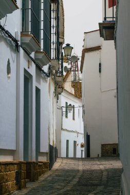 Carmona İspanya 14 Temmuz 2021 'de Carmona' da Avrupa 'nın Parlak Yıldızı olarak adlandırılan dar ve dolambaçlı bir Arap yerleşimi sizi uzak bir geçmişe götürecek.