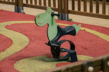 Carmona İspanya 16 Temmuz 2021 'de eski Carmona şehrinde Avrupa' nın Parlak Yıldızı olarak adlandırılan oyun parkında şehir tipik bir dar ve dolambaçlı Arap yerleşimi sergiliyor.