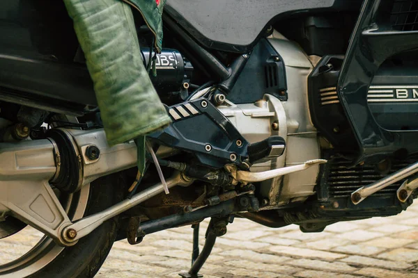 Севилья Испания Июля 2021 Крупный План Механики Мотоцикла Припаркованного Стоянке — стоковое фото
