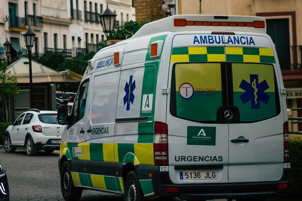 Carmona Spanien Juli 2021 Ambulans Kör Genom Gatorna Carmona Utbrottet — Stockfoto