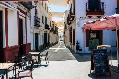 Carmona İspanya 18 Temmuz 2021 Carmona Narrow Caddesi 'nde Avrupa' nın Parlak Yıldızı olarak adlandırılan şehir, tipik bir dar ve dolambaçlı Arap yerleşimi gösteriyor.