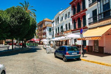 Carmona İspanya 18 Temmuz 2021 Carmona 'da Avrupa' nın Parlak Yıldızı olarak adlandırılan caddelerdeki eski ev cephesinde şehir tipik bir dar ve dolambaçlı Arap yerleşimi sergiliyor.