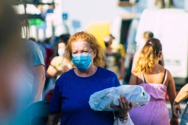 Carmona İspanya 19 Temmuz 2021 Coronavirus salgını sırasında İspanya 'da maske takmak zorunludur.