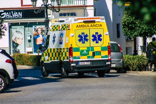 Carmona Španělsko Července 2021 Sanitka Projíždějící Ulicemi Carmony Během Vypuknutí — Stock fotografie