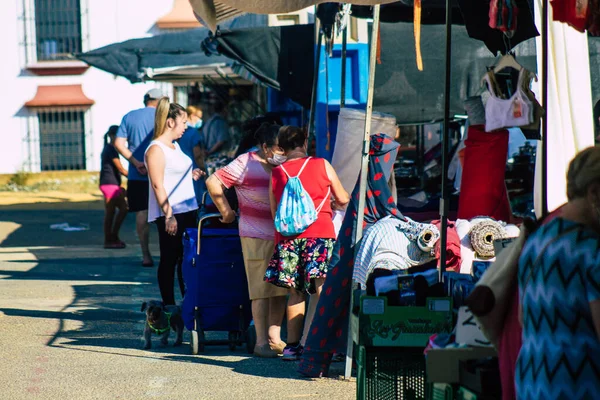 Carmona Spain Juli 2021 Uidentifiserte Spanske Mennesker Med Ansiktsmaskeshopping Det – stockfoto