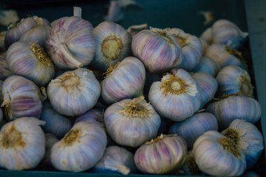 Carmona İspanya 19 Temmuz 2021 Coronavirus salgını sırasında İspanya 'da yerel pazarda satılan çeşitli kuru meyveler maske takmak zorunludur.