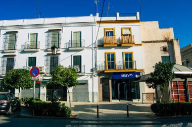 Carmona İspanya 18 Temmuz 2021 Carmona 'da Avrupa' nın Parlak Yıldızı olarak adlandırılan caddelerdeki eski ev cephesinde şehir tipik bir dar ve dolambaçlı Arap yerleşimi sergiliyor.