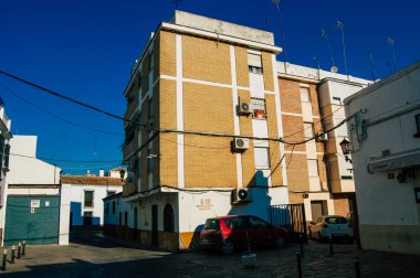 Carmona İspanya 18 Temmuz 2021 'de Avrupa' nın Parlak Yıldızı olarak adlandırılan şehir merkezi, tipik bir dar ve dolambaçlı Arap yerleşimi göstermektedir.