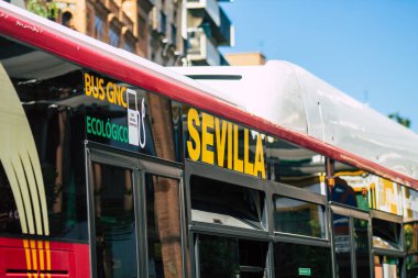 Sevilla İspanya 21 Temmuz 2021 Sevilla otobüsü Coronavirus salgını sırasında İspanya 'yı vurdu.