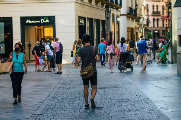 Sevilla Španělsko Července 2021 Chodci Nakupování Hlavní Obchodní Ulici Během — Stock fotografie