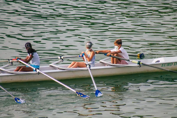 Sevilla Španělsko Července 2021 Neidentifikovaní Veslaři Řece Guadalquivir Která Protéká — Stock fotografie