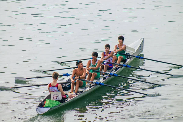 Seville Spain July 2021 Unidentified People Rowing Guadalquivir River Crosses — Zdjęcie stockowe