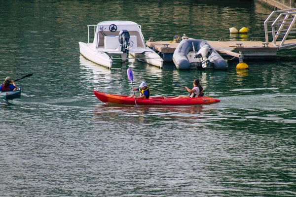 Seville Spain July 2021 Unidentified People Rowing Guadalquivir River Crosses — Zdjęcie stockowe