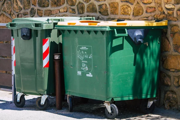 Carmona Spanien Juli 2021 Müllcontainer Den Straßen Von Carmona Genannt — Stockfoto