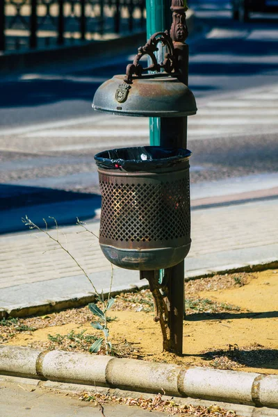 Carmona Ισπανία Ιουλίου 2021 Δοχείο Σκουπιδιών Στους Δρόμους Της Carmona — Φωτογραφία Αρχείου