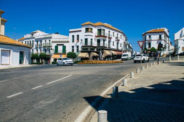 Carmona İspanya 30 Temmuz 2021 'de Avrupa' nın Parlak Yıldızı olarak adlandırılan şehir merkezi, tipik bir dar ve dolambaçlı Arap yerleşimi göstermektedir.