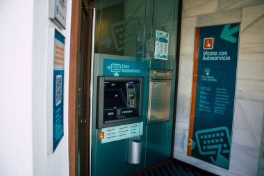 Carmona İspanya 30 Temmuz 2021 ATM Andalusia bölgesinin sembolik bir kasabası olan Carmona caddelerinde yer almaktadır.