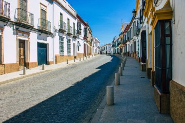 Carmona İspanya 31 Temmuz 2021 Carmona Narrow Caddesi Avrupa 'nın Parlak Yıldızı olarak adlandırılan kasabada, şehir tipik bir dar ve dolambaçlı Arap yerleşimi sergiliyor.