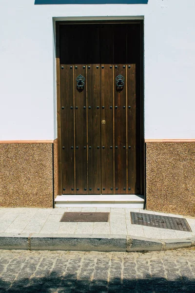 Carmona Španělsko Července 2021 Detailní Záběr Dveře Starého Domu Úzkých — Stock fotografie