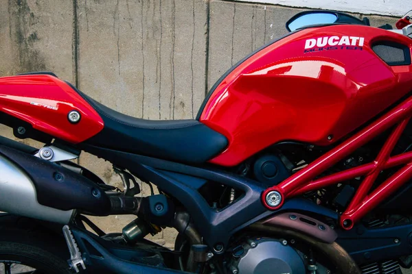 Carmona Espanha Julho 2021 Motocicleta Ducati Monster Estacionada Nas Ruas — Fotografia de Stock