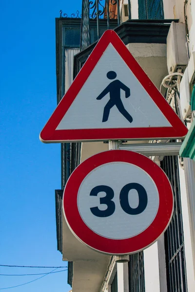 Кармона Іспанія Серпня 2021 Дорожній Знак Зведений Узбіччі Або Вище — стокове фото