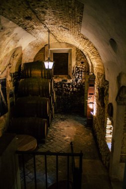 Carmona İspanya 3 Ağustos 2021 Anise Fabrikası Los Hermanos 'un iç görünümü, İspanya' nın en eski damıtımcılarından biri, Carmona 'nın en geleneksel tatları ve 1880 yılından kalma en iyi anason.