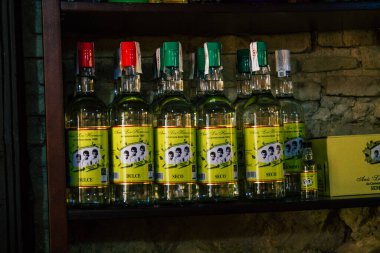 Carmona İspanya 3 Ağustos 2021 Anise Fabrikası Los Hermanos 'un iç görünümü, İspanya' nın en eski damıtımcılarından biri, Carmona 'nın en geleneksel tatları ve 1880 yılından kalma en iyi anason.