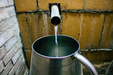 Carmona İspanya 3 Ağustos 2021 Los Hermanos içki imalathanesi 400 litre kapasiteye sahip iki 140 yıllık bakır imalathanesinden oluşur.