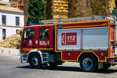 Carmona İspanya 4 Ağustos 2021 Coronavirus salgını sırasında İspanya 'yı vuran Carmona caddelerinden geçen itfaiye aracı