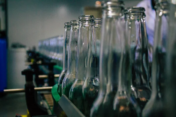 Carmona Espanha Agosto 2021 Moderna Linha Produção Nova Bebida Refrescante — Fotografia de Stock