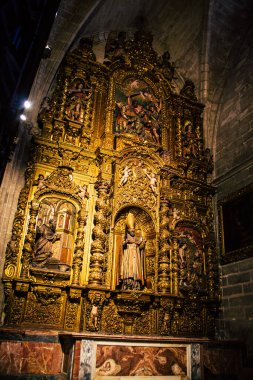 Seville İspanya 10 Ağustos 2021 Santa Maria de Sevilla 'daki Aziz Metropolitan ve Patriksel Katedrali dünyanın en büyük Gotik katedrali.