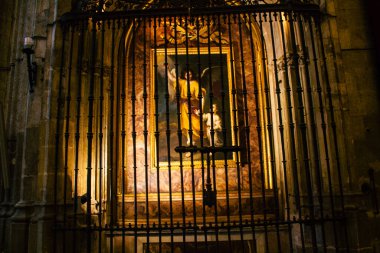 Seville İspanya 10 Ağustos 2021 Santa Maria de Sevilla 'daki Aziz Metropolitan ve Patriksel Katedrali dünyanın en büyük Gotik katedrali.