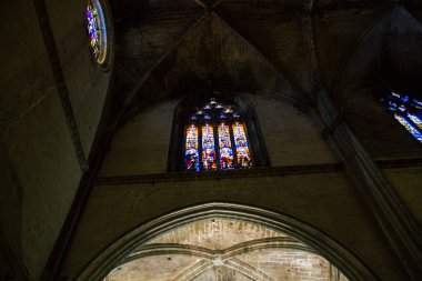 Seville İspanya 10 Ağustos 2021 Santa Maria de Sevilla 'daki Aziz Metropolitan ve Patriksel Katedrali dünyanın en büyük Gotik katedrali.