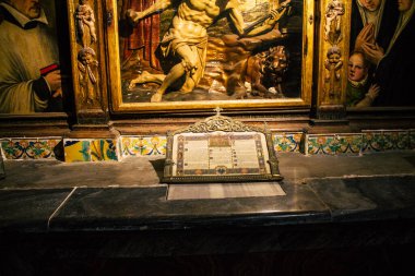 Seville İspanya 10 Ağustos 2021 Santa Maria de Sevilla 'daki Aziz Metropolitan ve Patriksel Katedrali dünyanın en büyük Gotik katedrali.