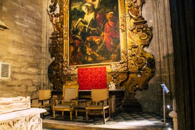 Seville İspanya 10 Ağustos 2021 Santa Maria de Sevilla 'daki Aziz Metropolitan ve Patriksel Katedrali dünyanın en büyük Gotik katedrali.