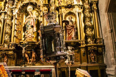 Seville İspanya 10 Ağustos 2021 Santa Mara de Seville 'deki Aziz Metropolitan ve Patriklik Katedrali dünyanın en büyük Gotik katedrali.