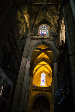 Seville İspanya 10 Ağustos 2021 Santa Mara de Seville 'deki Aziz Metropolitan ve Patriklik Katedrali dünyanın en büyük Gotik katedrali.