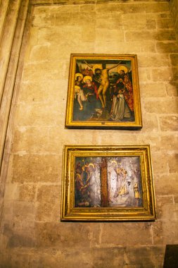 Seville İspanya 10 Ağustos 2021 Santa Mara de Seville 'deki Aziz Metropolitan ve Patriklik Katedrali dünyanın en büyük Gotik katedrali.