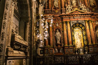 Seville İspanya 10 Ağustos 2021 Santa Maria de Sevilla 'daki Aziz Metropolitan ve Patriksel Katedrali dünyanın en büyük Gotik katedrali.