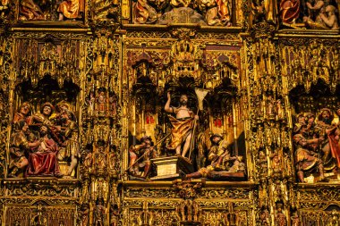 Seville İspanya 10 Ağustos 2021 Santa Maria de Sevilla 'daki Aziz Metropolitan ve Patriksel Katedrali dünyanın en büyük Gotik katedrali.