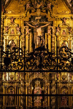 Seville İspanya 10 Ağustos 2021 Santa Maria de Sevilla 'daki Aziz Metropolitan ve Patriksel Katedrali dünyanın en büyük Gotik katedrali.